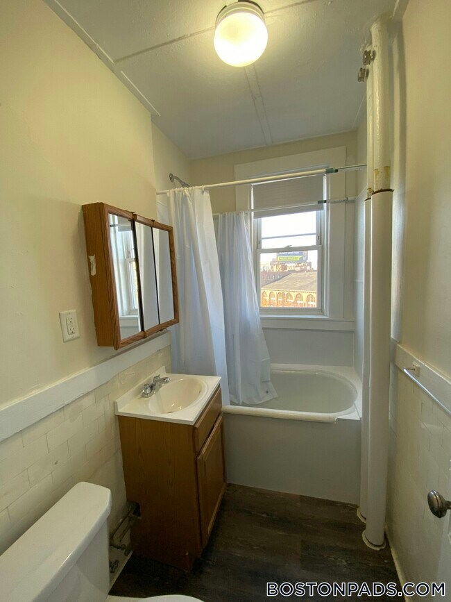 1175 Boylston St in Boston, MA - Foto de edificio - Building Photo