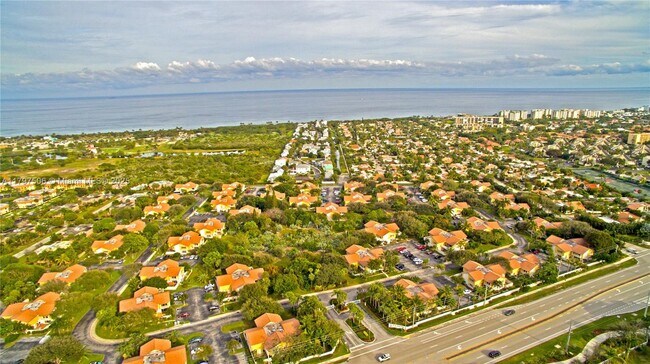 275 Seabreeze Cir
