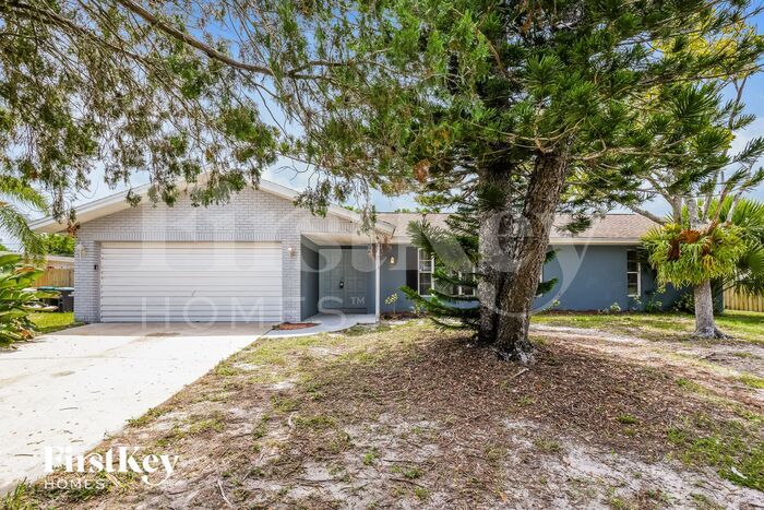 713 Bianca Dr NE in Palm Bay, FL - Building Photo