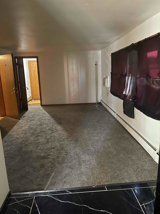 414 W 144th St-Unit -Studio/Basement in Riverdale, IL - Building Photo