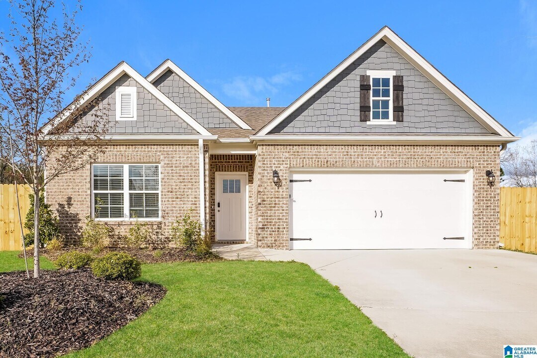 4056 Pk Cv Wy in Chelsea, AL - Building Photo