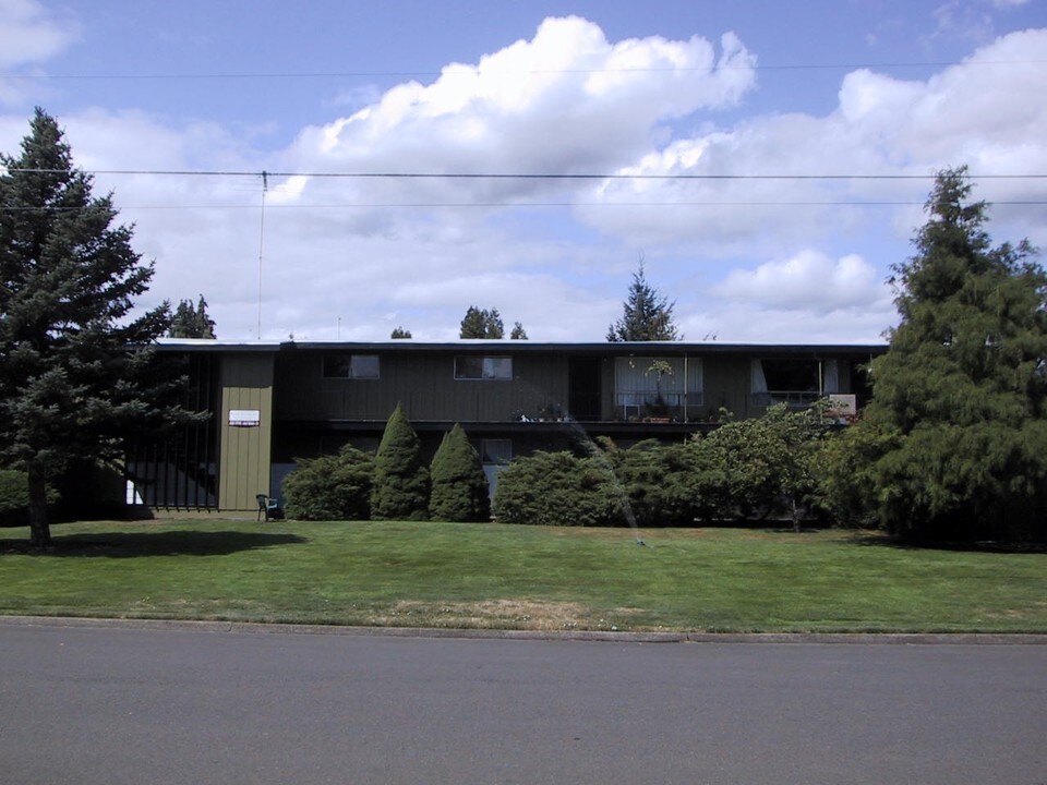 130 Whitman St N in Monmouth, OR - Building Photo