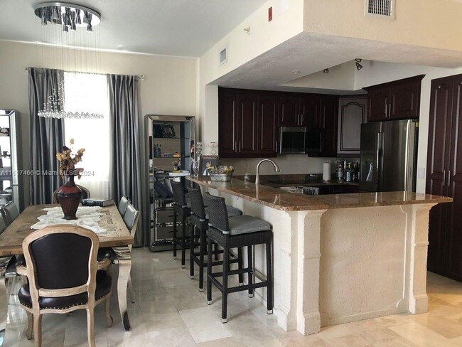 8826 W Flagler St, Unit 204 in Miami, FL - Building Photo - Building Photo