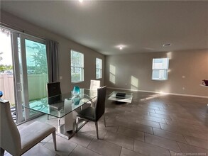 2415 SE Tarvest Wy in Stuart, FL - Building Photo - Building Photo