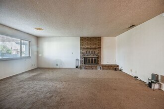 405 S Fountain St in Ridgecrest, CA - Building Photo - Building Photo