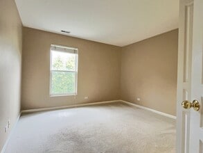 3142 Bromley Ln in Aurora, IL - Building Photo - Building Photo