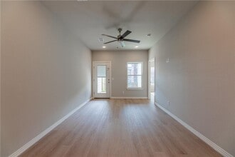 1705 SW Casuarina Dr in Bentonville, AR - Building Photo - Building Photo