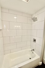 55 Estes St, Unit 1 in Lynn, MA - Foto de edificio - Building Photo