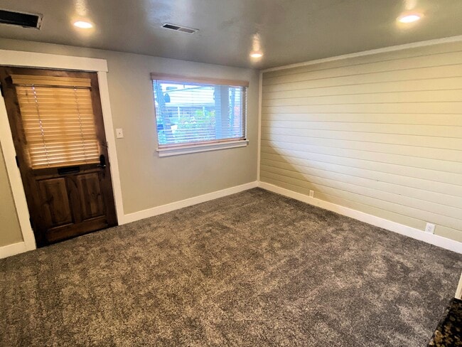 3443 S State St in South Salt Lake, UT - Building Photo - Building Photo