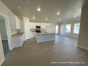 1349 Bajada St in Midland, TX - Foto de edificio - Building Photo