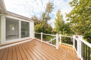 32 Villa St in Waltham, MA - Building Photo