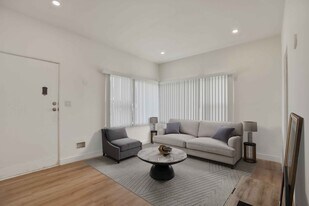2317 Ocean Park Blvd, Unit 2317- A in Santa Monica, CA - Building Photo