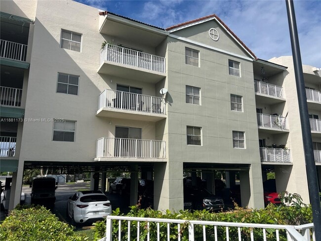8200 SW 210th St in Cutler Bay, FL - Building Photo - Building Photo