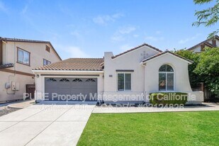 5593 McFarlan Ranch Dr in Antioch, CA - Building Photo