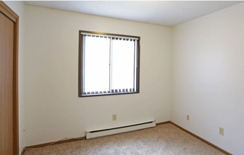 5015 SW 9th St in Des Moines, IA - Building Photo - Building Photo