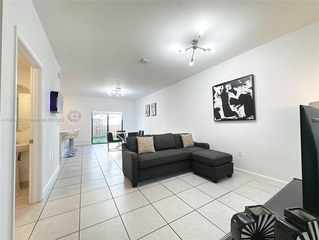 28625 SW 133rd Pl in Homestead, FL - Building Photo - Building Photo