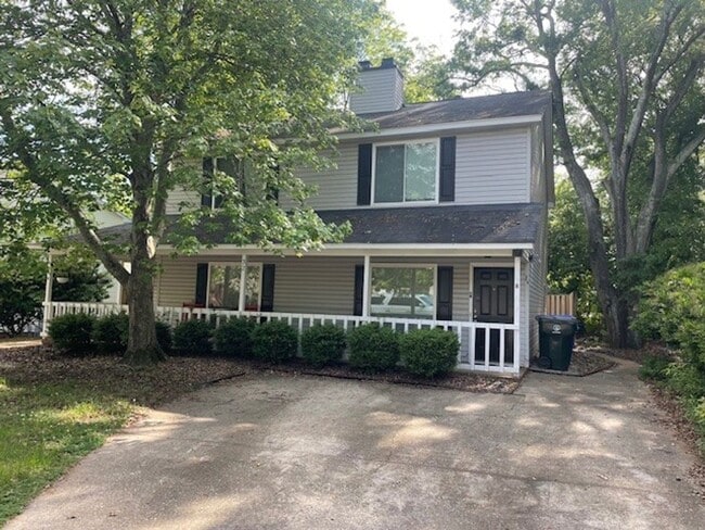 property at 32 Huntsfield Dr