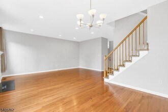 107 Gladstone Dr in Parsippany Troy Hills, NJ - Building Photo - Building Photo