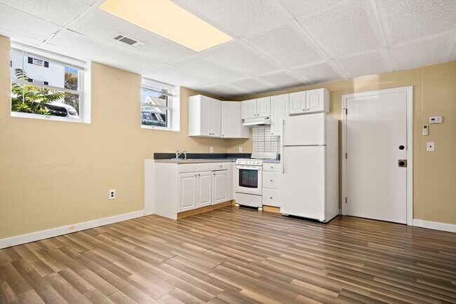 15 W Water St in Wakefield, MA - Building Photo - Building Photo
