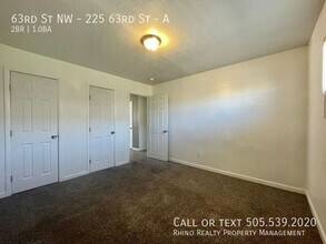 225 63rd St NW in Albuquerque, NM - Foto de edificio - Building Photo