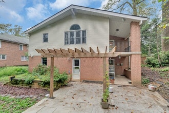 1202 Edgevale Rd in Silver Spring, MD - Foto de edificio - Building Photo