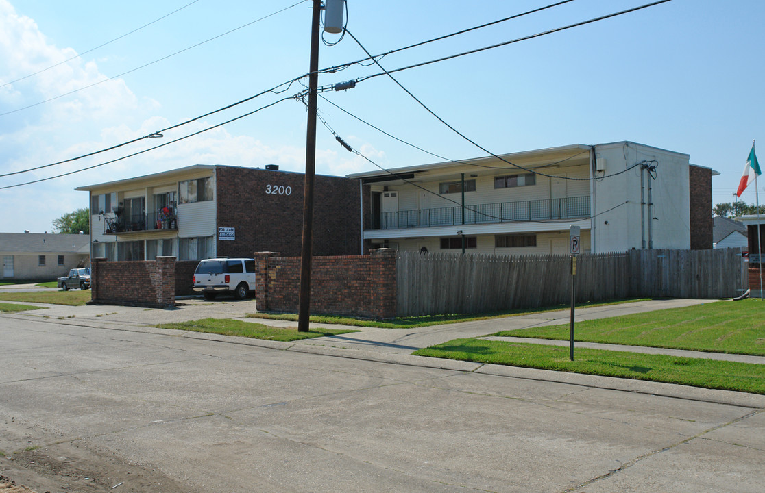 3200 Belmont Pl in Metairie, LA - Building Photo