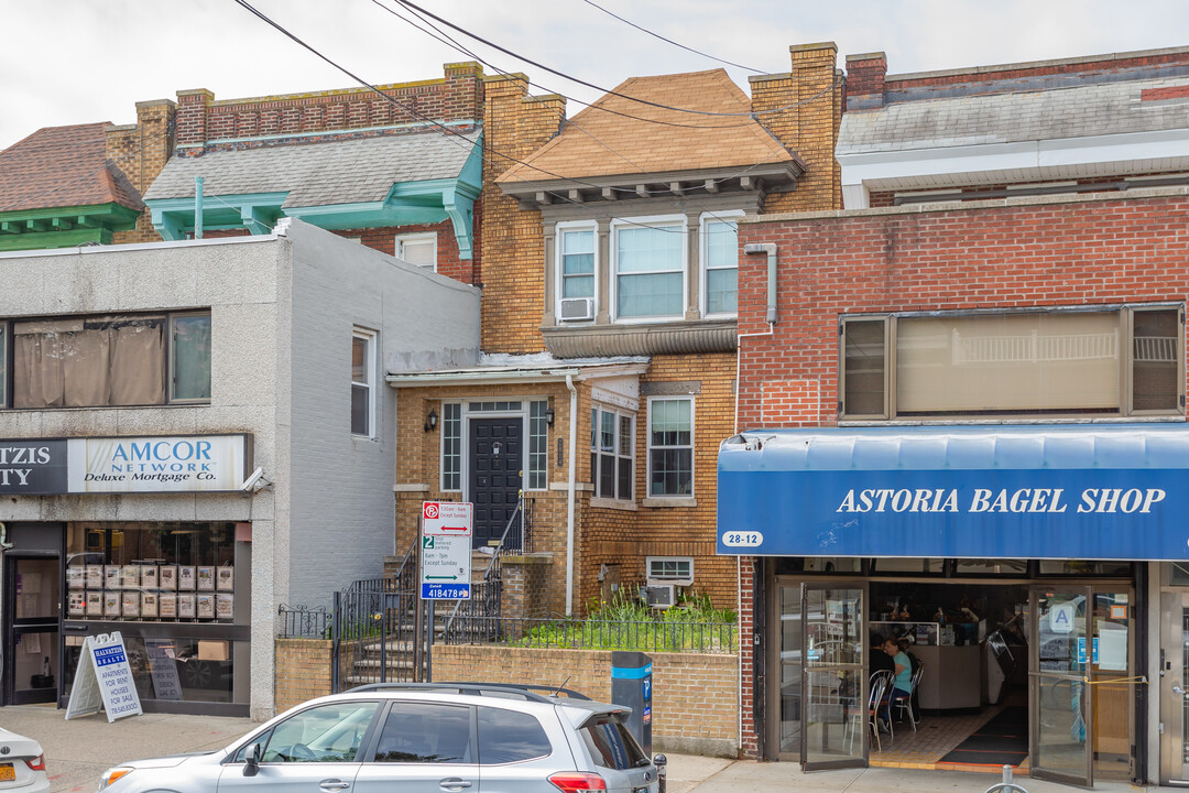 2814 Ditmars Blvd in Astoria, NY - Building Photo