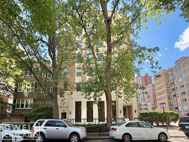 919 W Carmen Ave, Unit 2C in Chicago, IL - Building Photo - Building Photo