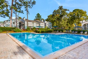 Antlers Apartments in Jacksonville, FL - Building Photo