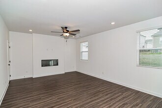 249 W Millbrook Dr in Spring Hill, TN - Building Photo - Building Photo