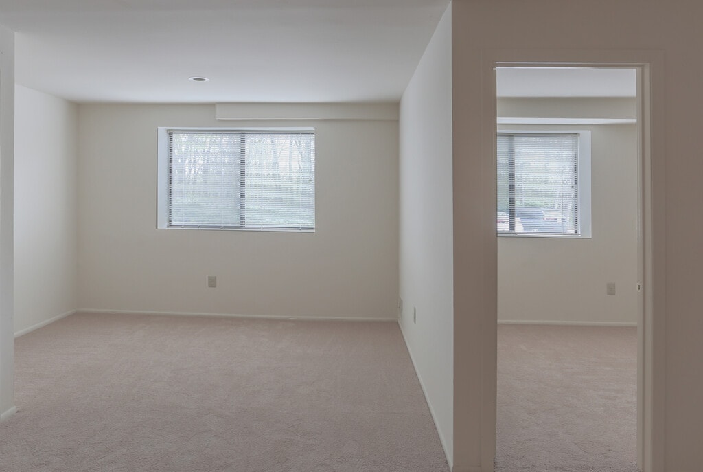 Rustic Ridge Apartments in Rockaway, NJ | ApartmentHomeLiving.com