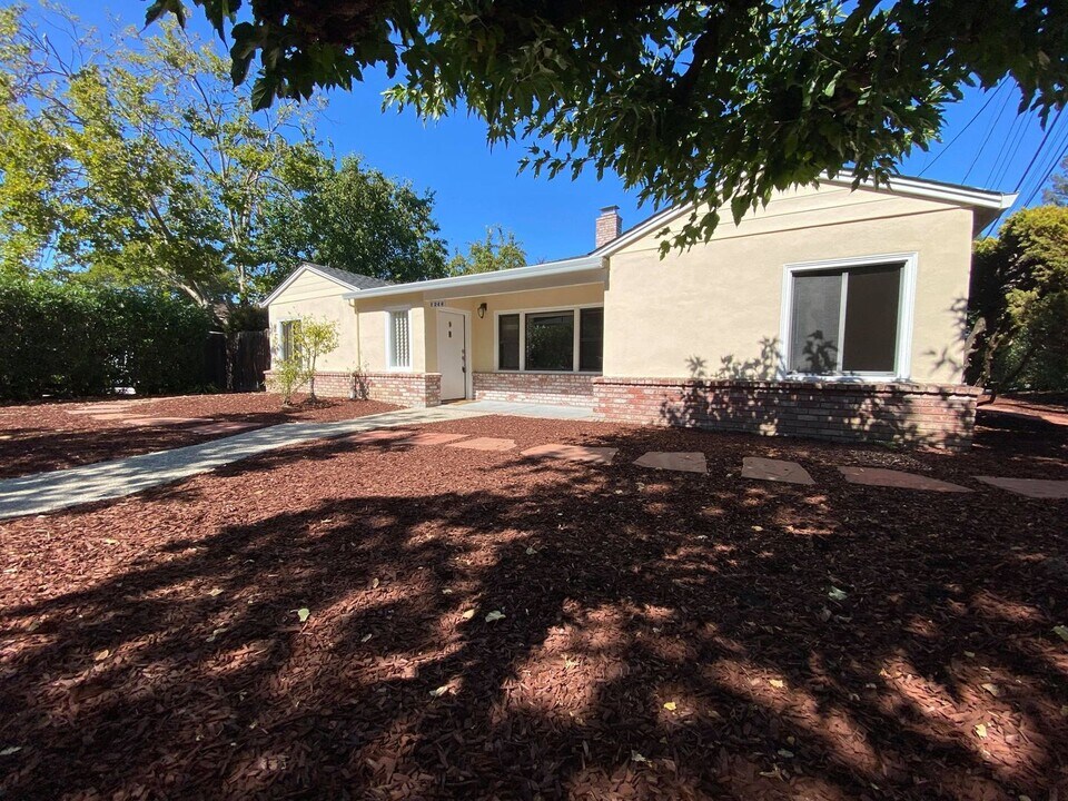 1246 Altschul Ave in Menlo Park, CA - Building Photo