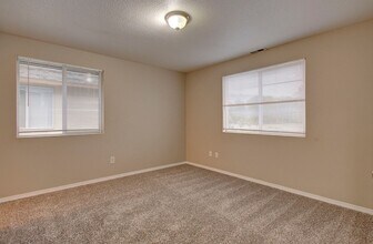 1992 Meadowood Loop in Woodland, WA - Building Photo - Building Photo