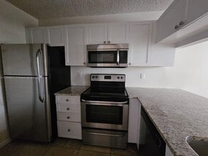 22203 Glenmoor Dr in West Palm Beach, FL - Building Photo - Building Photo