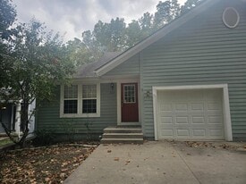 227 Elm St in Baldwin City, KS - Building Photo