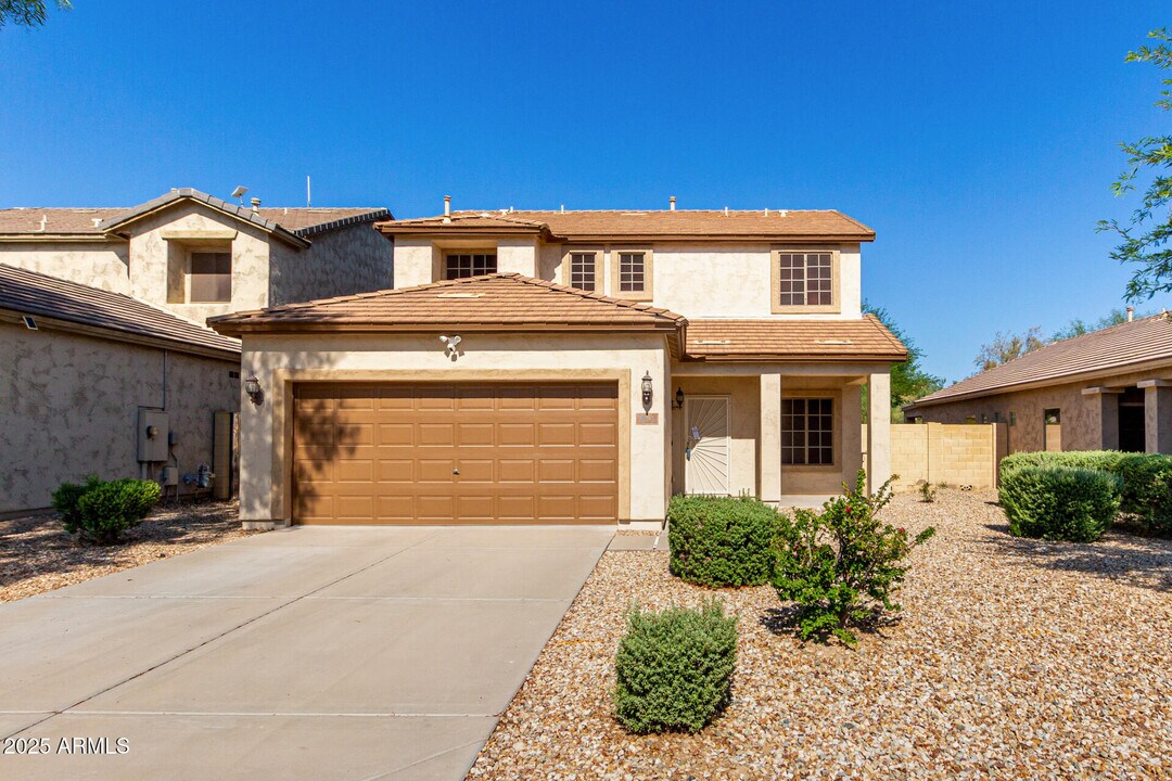 111 N 193rd Dr in Buckeye, AZ - Building Photo
