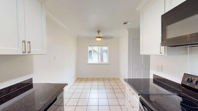 18185 Happy Ln in Sonoma, CA - Building Photo - Building Photo