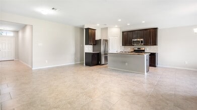 2914 Canadian Goose Ln in Baytown, TX - Building Photo - Building Photo