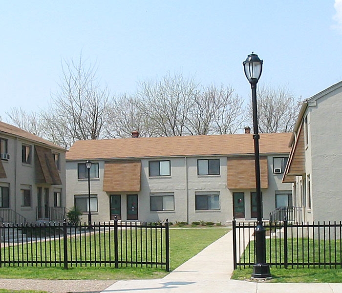 Liberty Park Townhomes in Camden, NJ - Building Photo