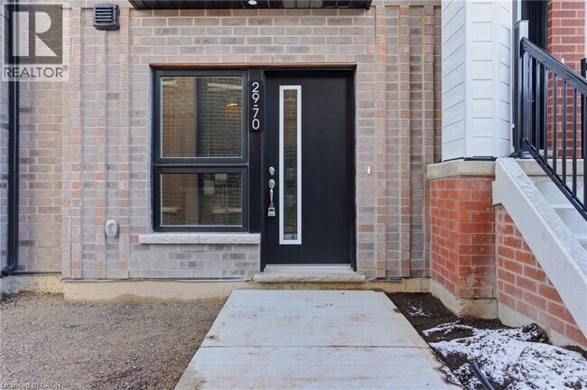 70 Kenesky Dr in Hamilton, ON - Building Photo - Building Photo