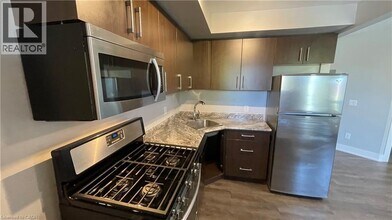 4 1/2 Ottawa St N in Hamilton, ON - Building Photo - Building Photo