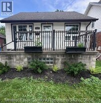 1227 Curry Ave in Windsor, ON - Building Photo