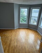 95 Center St, Unit 2nd in Bridgeport, CT - Building Photo - Building Photo