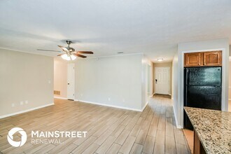 1113 Grove Park Dr S in Orange Park, FL - Foto de edificio - Building Photo