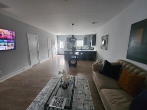 Room in Townhome on Freeze Ave NW in Concord, NC - Foto de edificio - Building Photo