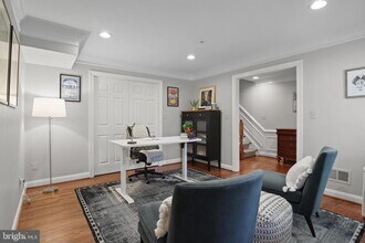 1223 Roundhouse Ln in Alexandria, VA - Building Photo - Building Photo