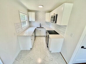 5734 NE 10th Ave in Portland, OR - Building Photo - Building Photo