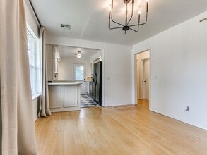 1904 Carlisle Rd in The Village, OK - Building Photo - Building Photo