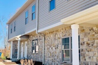 Nile Ridge Townhomes in Bloomington, IN - Foto de edificio - Building Photo