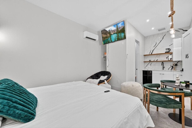 443 Clove Rd in Monroe, NY - Foto de edificio - Building Photo